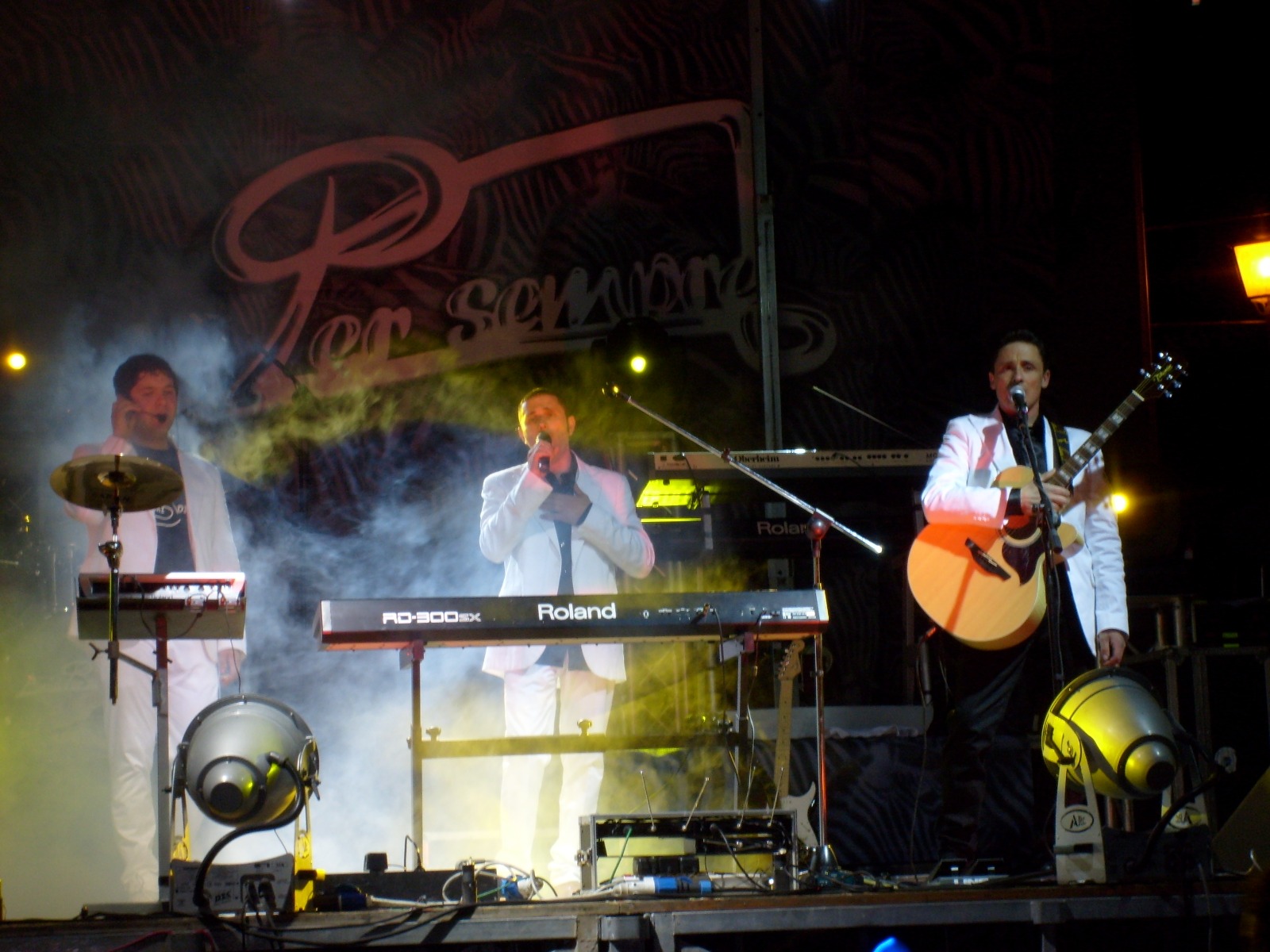 Scenografia zebrata – Amici Per Sempre live Viterbo